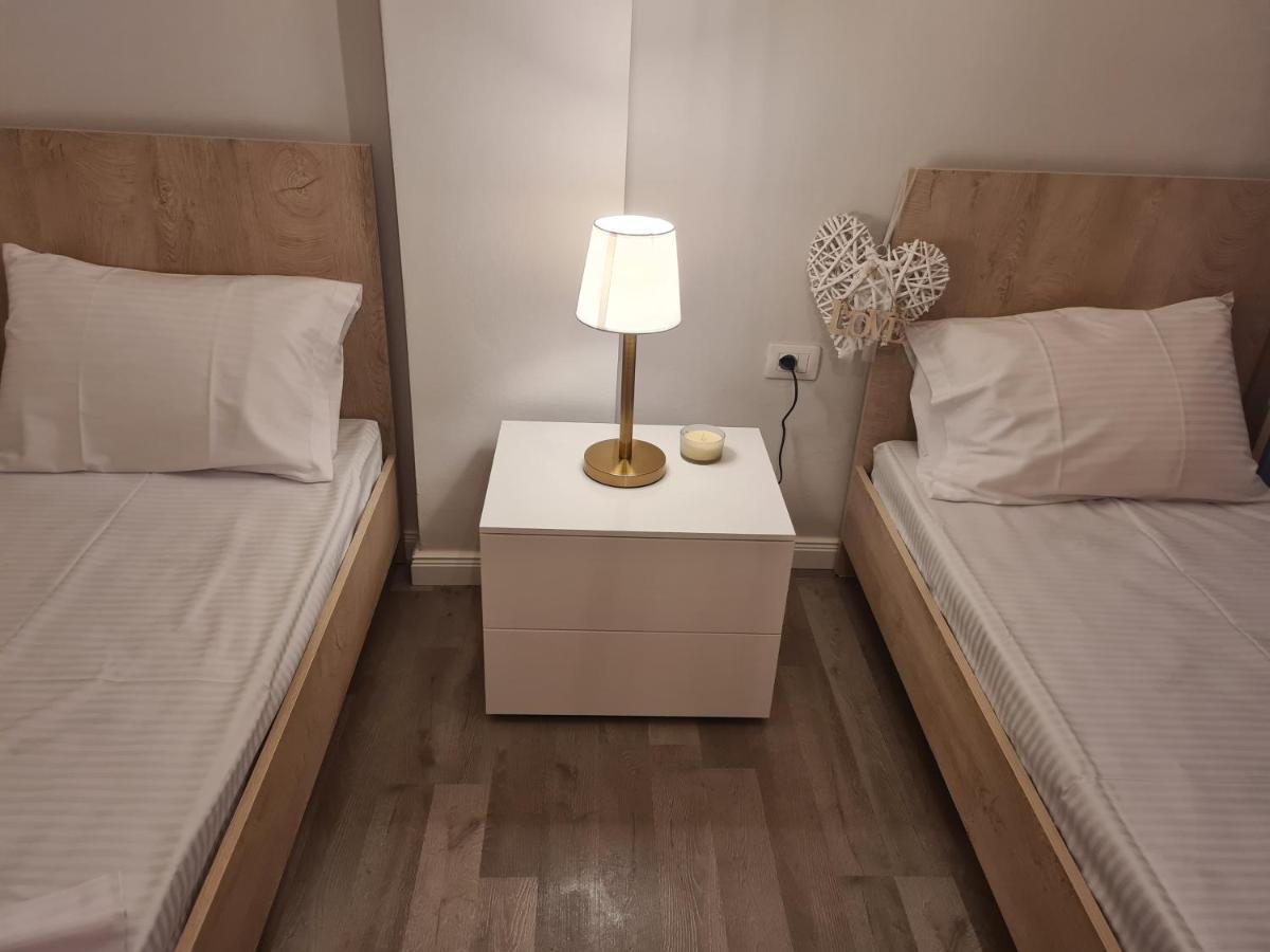 Old Beach Apartment Vlora 외부 사진