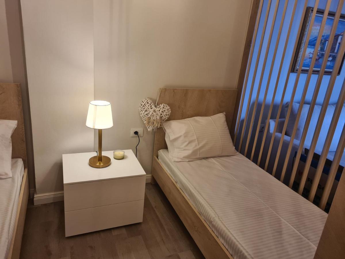 Old Beach Apartment Vlora 외부 사진